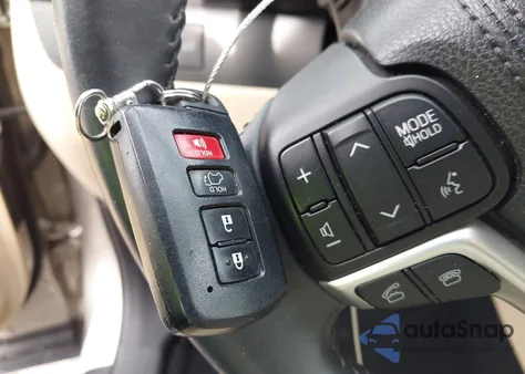 2016 Toyota Highlander Xle V6 z USA, uszkodzony, nr VIN 5TDKKRFH5GS125684